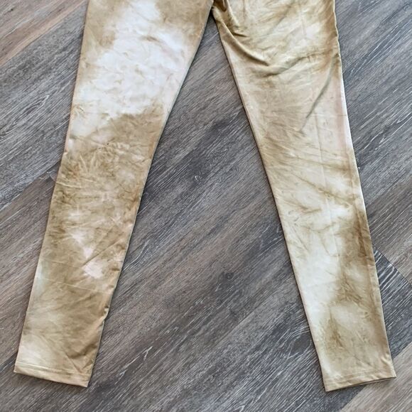 Le Lis leggings mid to high rise gold tie dye size small NWOT - Picture 7 of 11